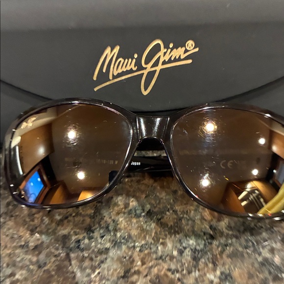 Maui Jim Accessories - VGUC Women’s Kiki Beach Olive Tort. 56 x 16, Originally $249, detailed photos
